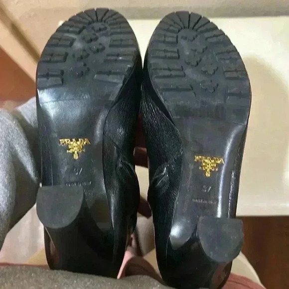 Prada ankle boots size 37. Size 6.5 - Picture 7 of 9